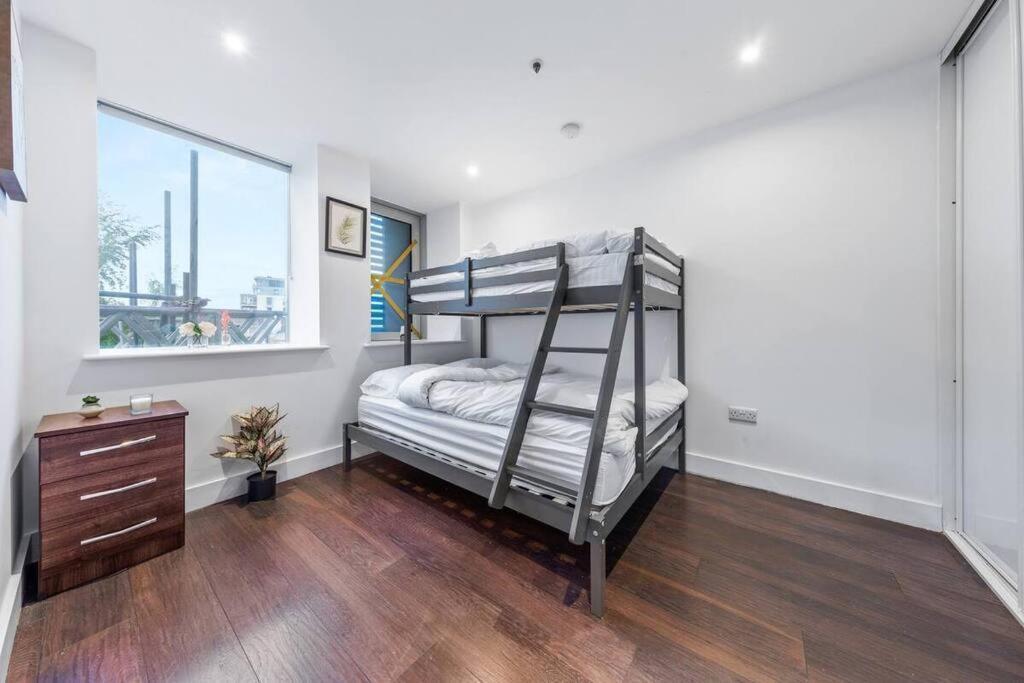 Sleep 7 20 Mins From London Waterloo Bp65 Apartment Exterior photo