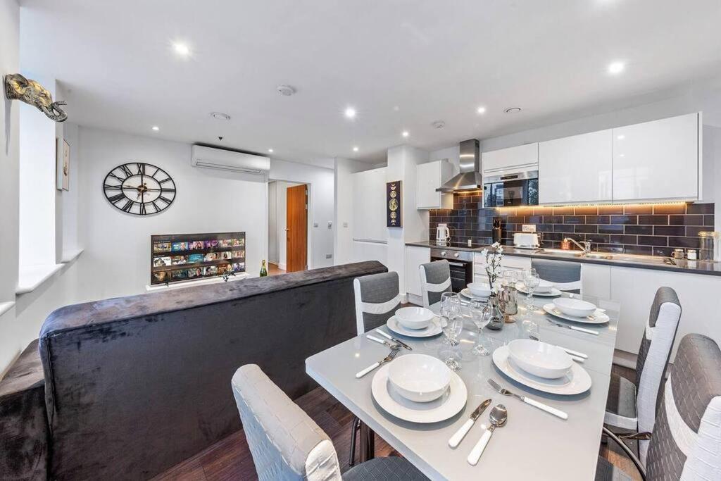 Sleep 7 20 Mins From London Waterloo Bp65 Apartment Exterior photo