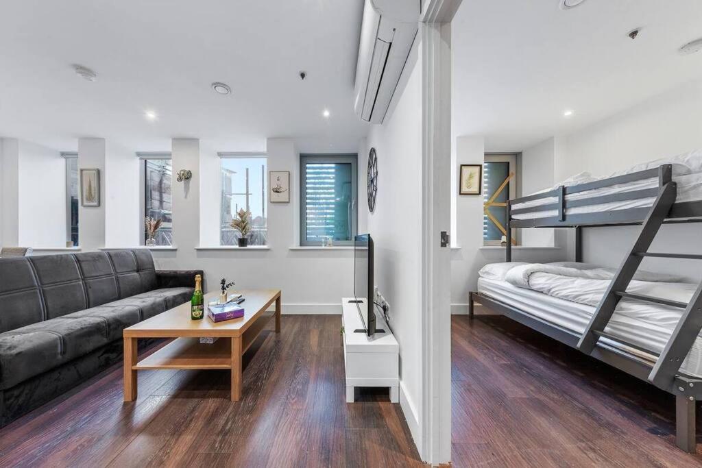 Sleep 7 20 Mins From London Waterloo Bp65 Apartment Exterior photo